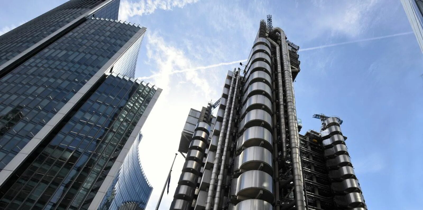 Ллойд страховая компания. Lloyds of london. Корпорация ллойд. Здание компании ллойдз, 1986. Ллойдс лондон.