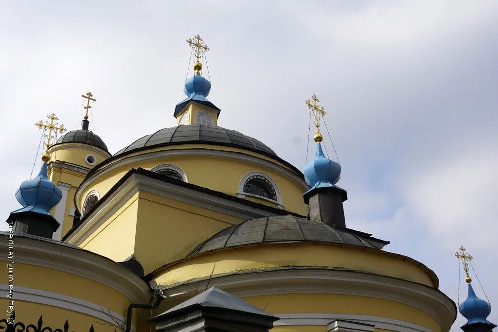 Храм веры надежды любови и матери их софии в москве на сущевском валу. Храм мучениц веры надежды любови и матери их софии москва. Храм веры надежды любви на миусском кладбище. Софийская церковь в москве на миусском кладбище. Храм веры надежды любови на миусском кладбище.