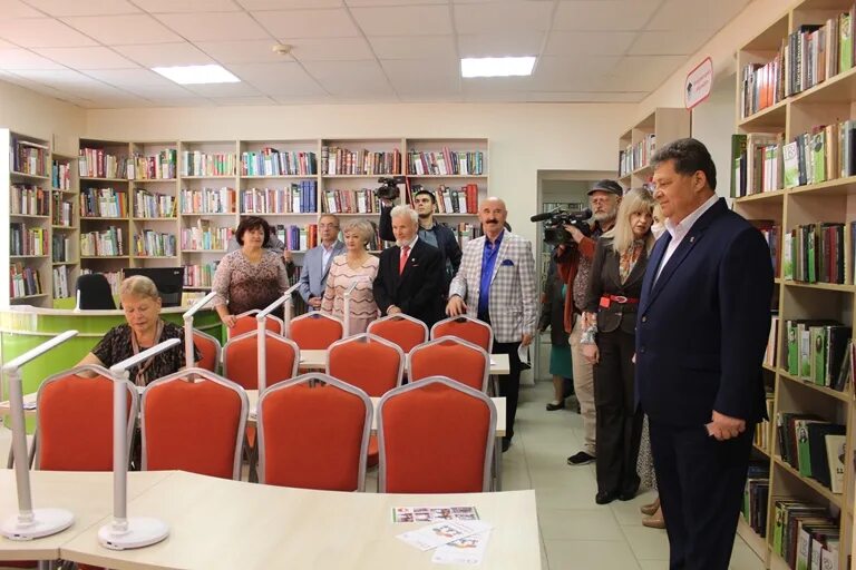 Открытие библиотеки нового поколения. Модельная библиотека детская зона. Салмановка ульяновский район. Библиотека нового поколения саратов. Открытие библиотеки нового поколения дмитриев курская область.