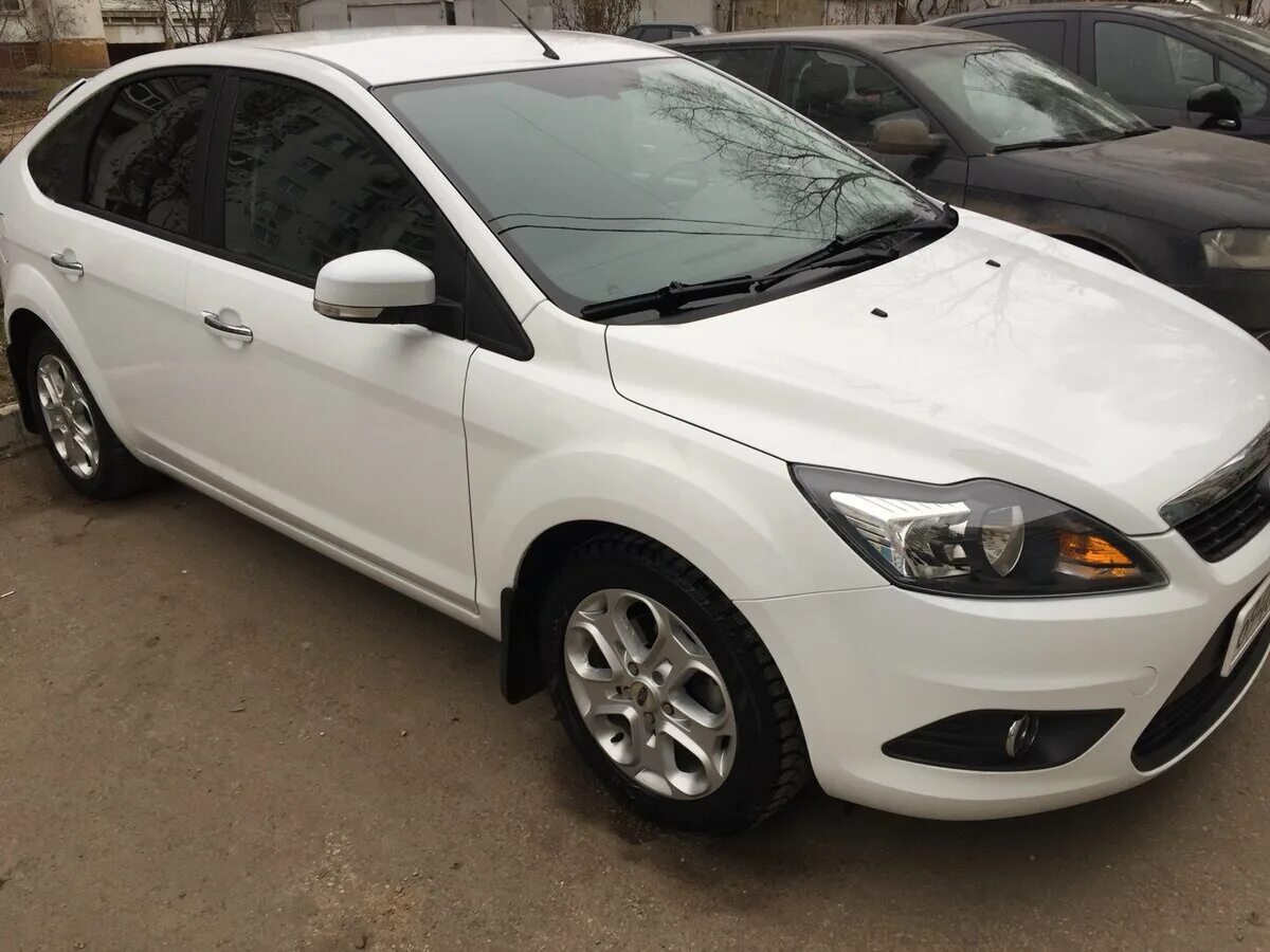 Ford focus 2 рестайлинг седан белый. Ford focus 2 седан 2008 белая. Ford focus 2013 белый. Ford focus 2008 седан белый. Ford focus 2008 белый.