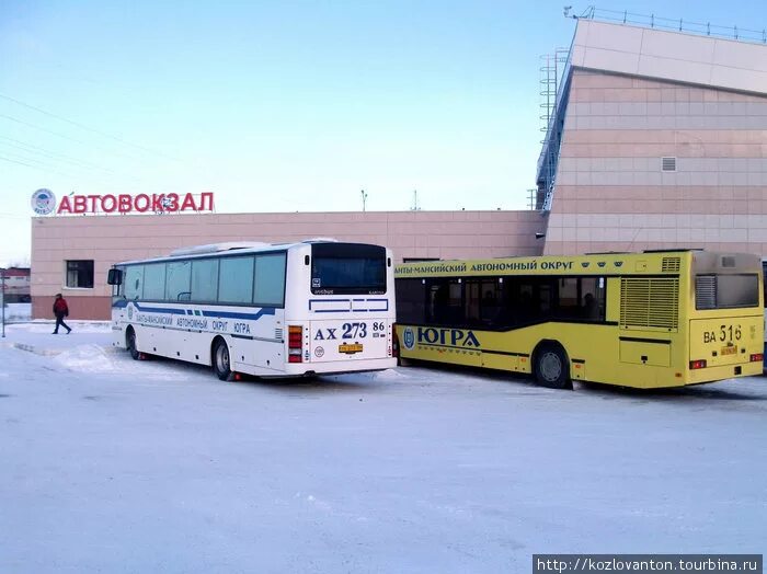 Сайт автовокзала нижневартовск. Автостанция Нижневартовск. Вартовск Автобусный вокзал. Город Нижневартовск автовокзал. Нижневартовск автовокзал фото.