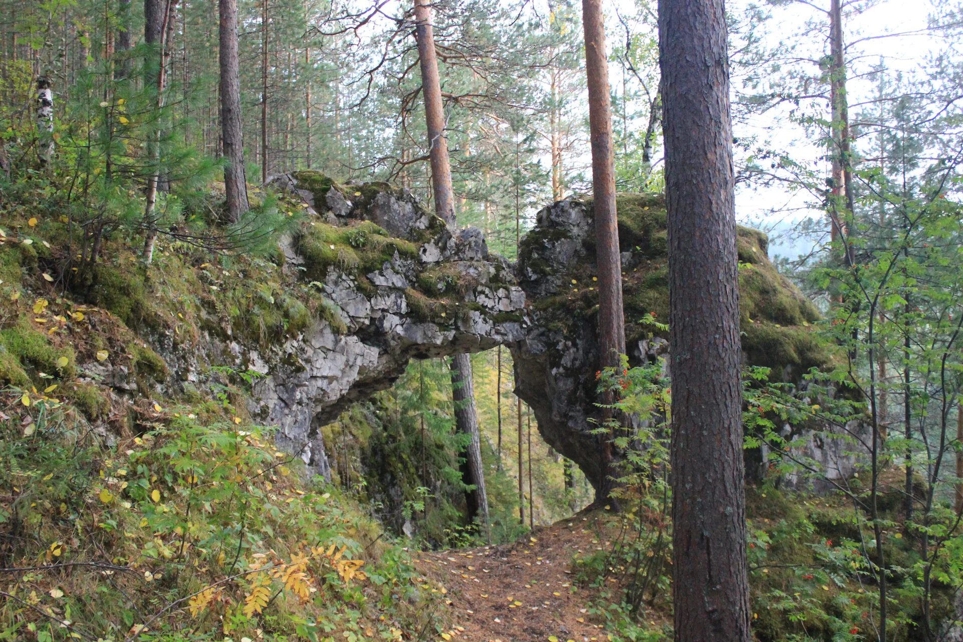 Айзек нетеро. Голубые скалы новокузнецк. Голубые скалы белорецк. Мертвый кайто. Morel hunter hunter.