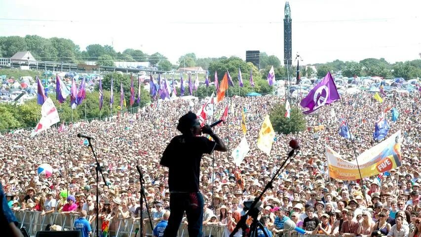 Гластонбери фестиваль cineramageddon’s. Гластонбери фестиваль silver hayes. Glastonbury festival сцена. B. Glastonbury festival stage.