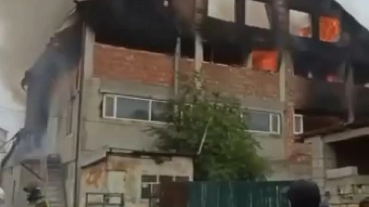 Террористический акт в Каспийске (Дагестан).. Горит крыша. Махачкала террористы