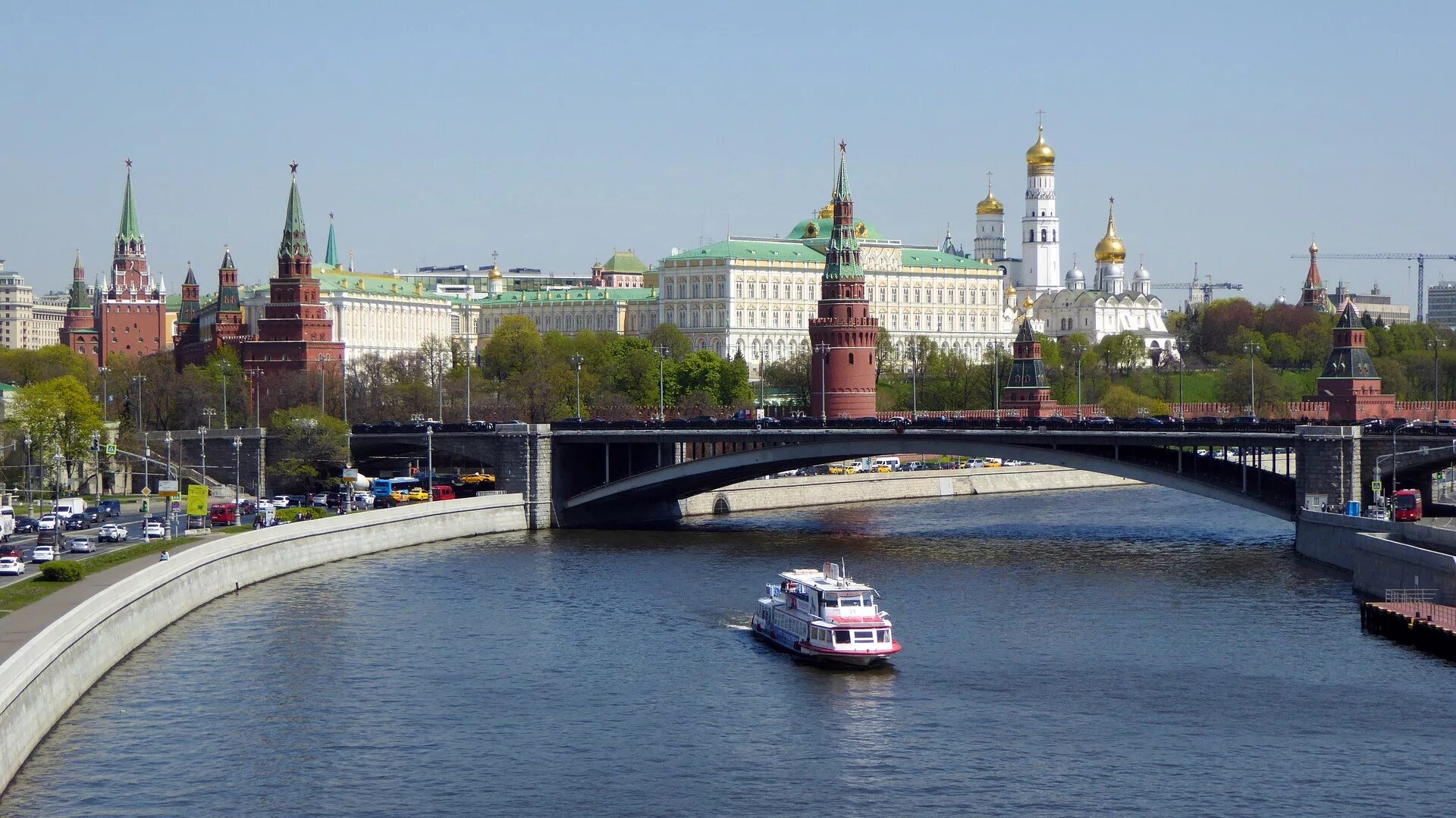 Большая река в москве. Москва река в Москве. Москва река 2000. Москва река Кремль. Москва, Кремль Москва-река фото.