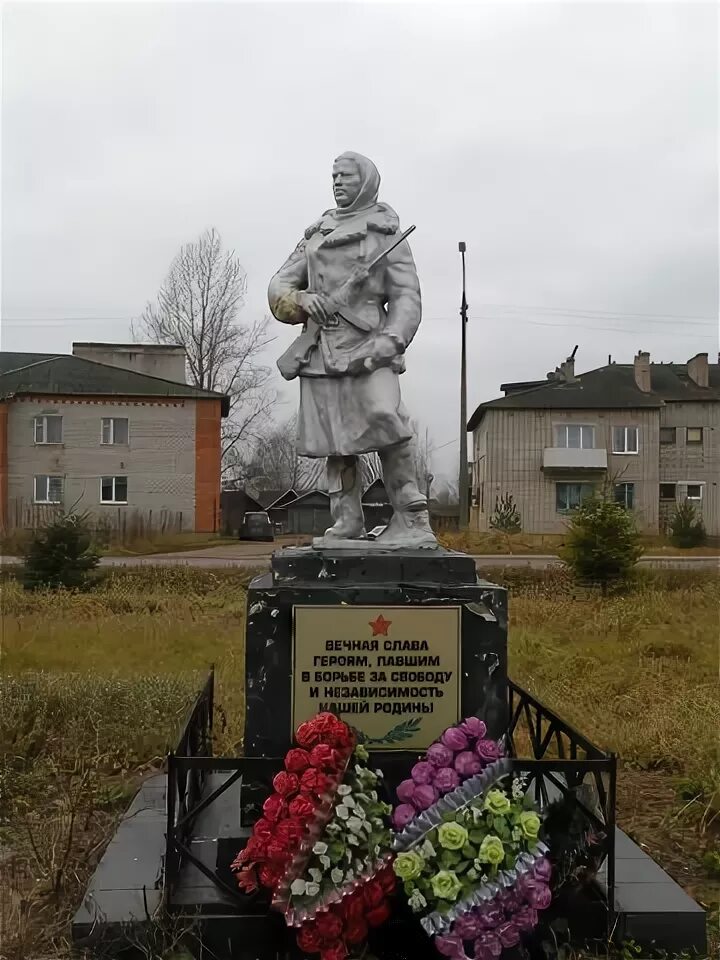 Псковская область поселок Дедовичи. Псковская область Дедовичский район поселок Дедовичи. Памятники Дедовичи Псковской области. Поселок Пионерный Дедовичи.