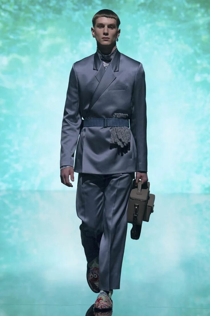 Диор 2021 мужская коллекция. Мужская коллекция диор 2019-2020. Dior men. Диор мэн осень 2019. Диор 2021 мужская коллекция.