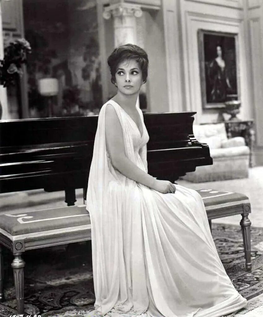 Джина лоллобриджида полина бонапарт. Гимназистки российской империи. Классные дамы в школе. Людмила кожевникова институт благородных девиц. Дореволюционные платья.