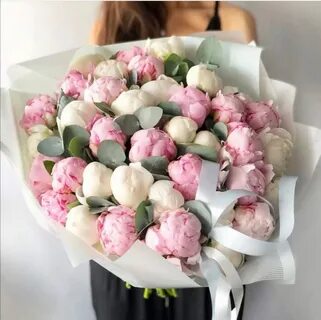 Белых пионов 40 процентов розовых 58