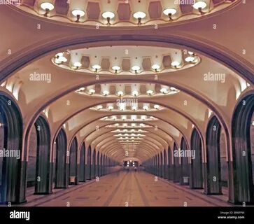Московское метро станция маяковская