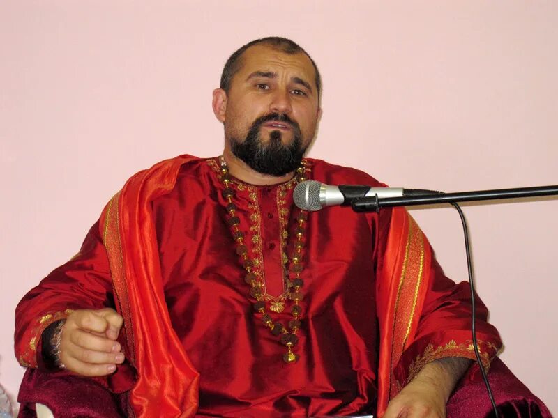 Свами вишну дэв. Свами вишнудевананда. вишнудевананда гири. свами вишну дэв фото.
