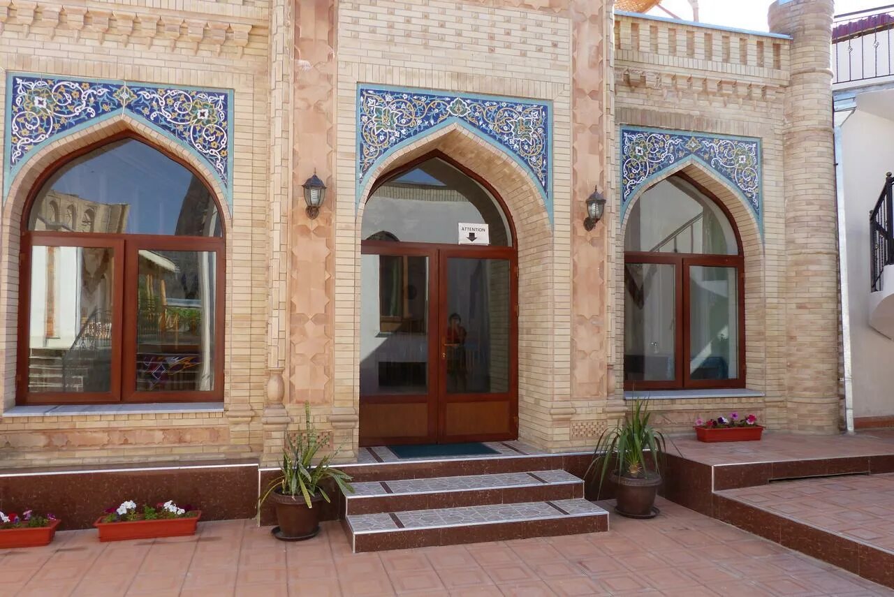 Гранд самарканд супериор. Самарканд жилье. Самаркандский дом. Гостиница турист самарканд. Отель континенталь самарканд.