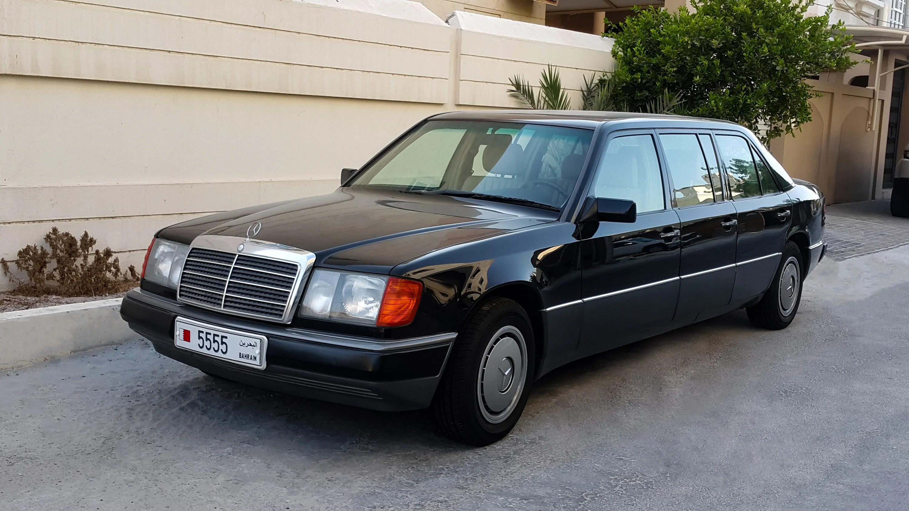 Мерседес w124. Мерседес 124 лонг. Мерседес v124 e500. Mercedes 124 лимузин. V 124.