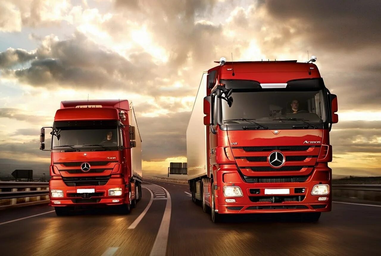 Грузовые автомобили крым. Mercedes-Benz Actros. Мерседес Аксор красный. Мерседес Бенц Актрос. Грузовик Мерседес Бенц Актрос.