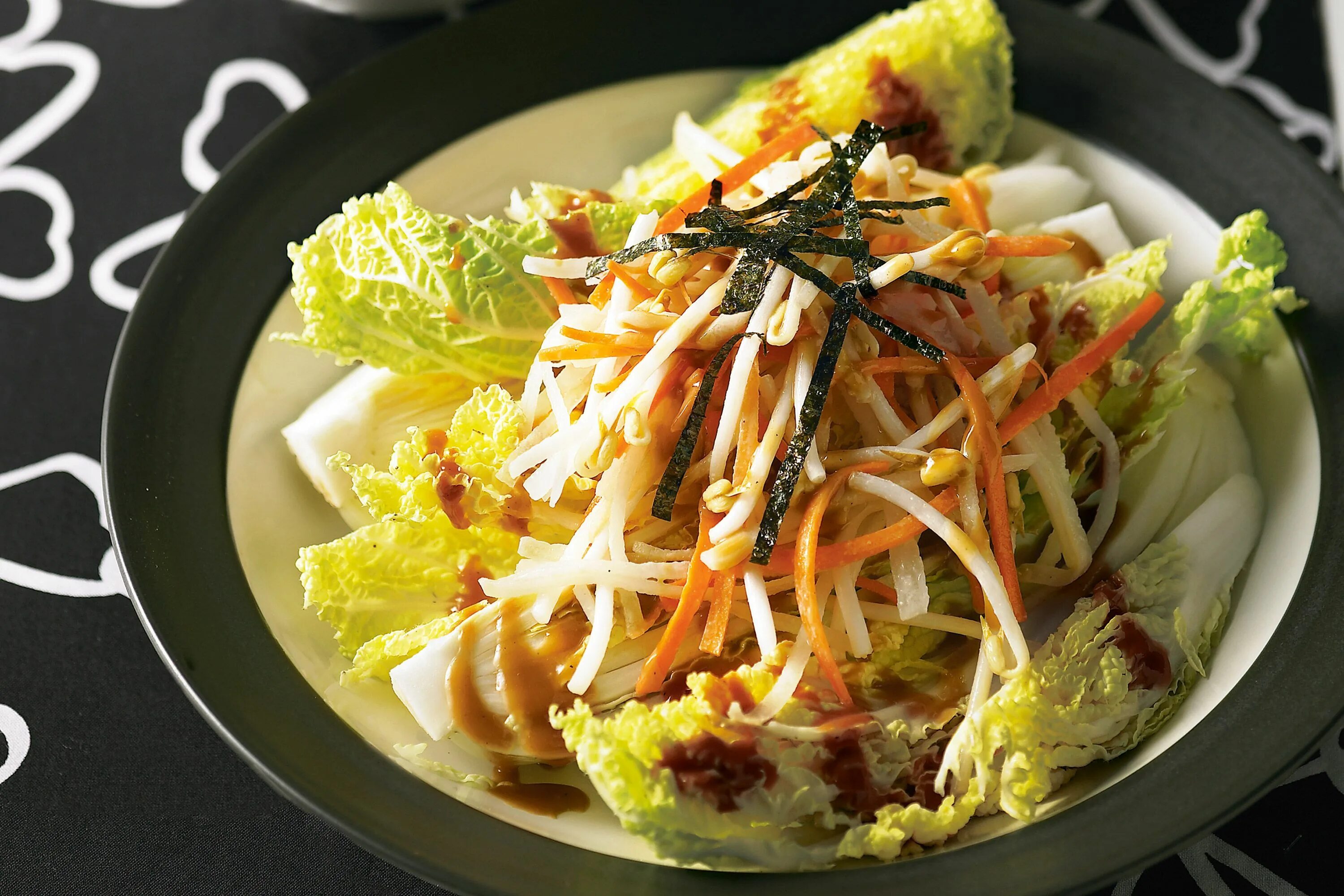Салат из пекинской капусты, курицы и кальмаров рецепт с фото