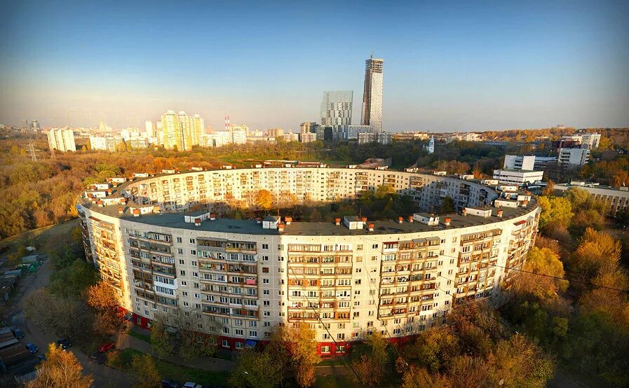 Дом в виде колец. Улица довженко москва круглый дом. круглый дом довженко 6. круглые дом в москве на ул. довженко. круглый дом очаково-матвеевское.