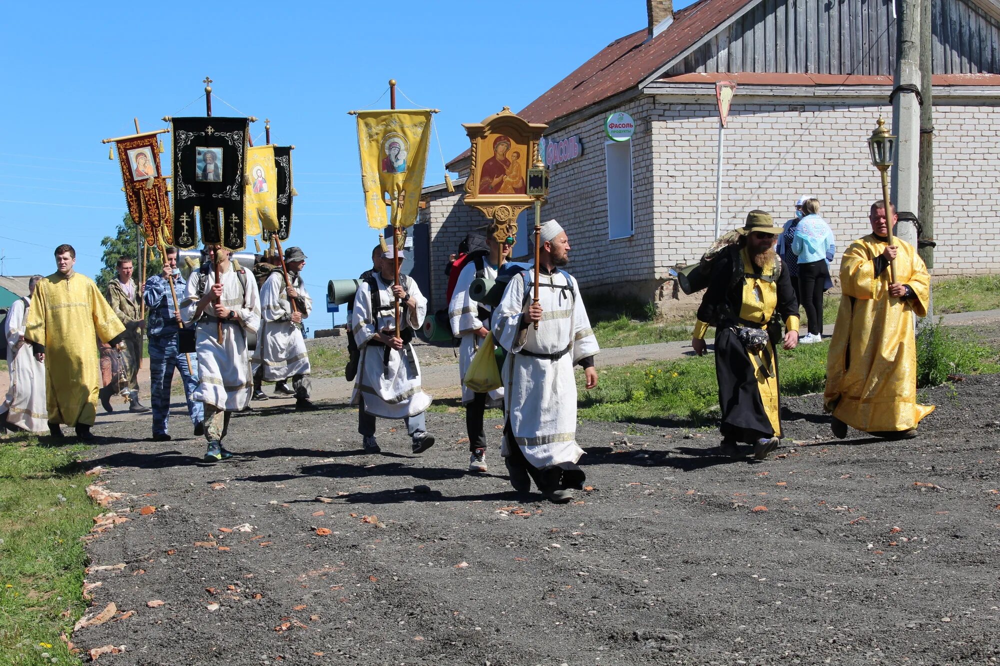 Крестный ход в белгороде сегодня во сколько. Великорецкий крестный ход. Великорецкий крестный ход село Загарье. Великорецкий крестный ход 2022. Великорецкий крестный ход река Великая.