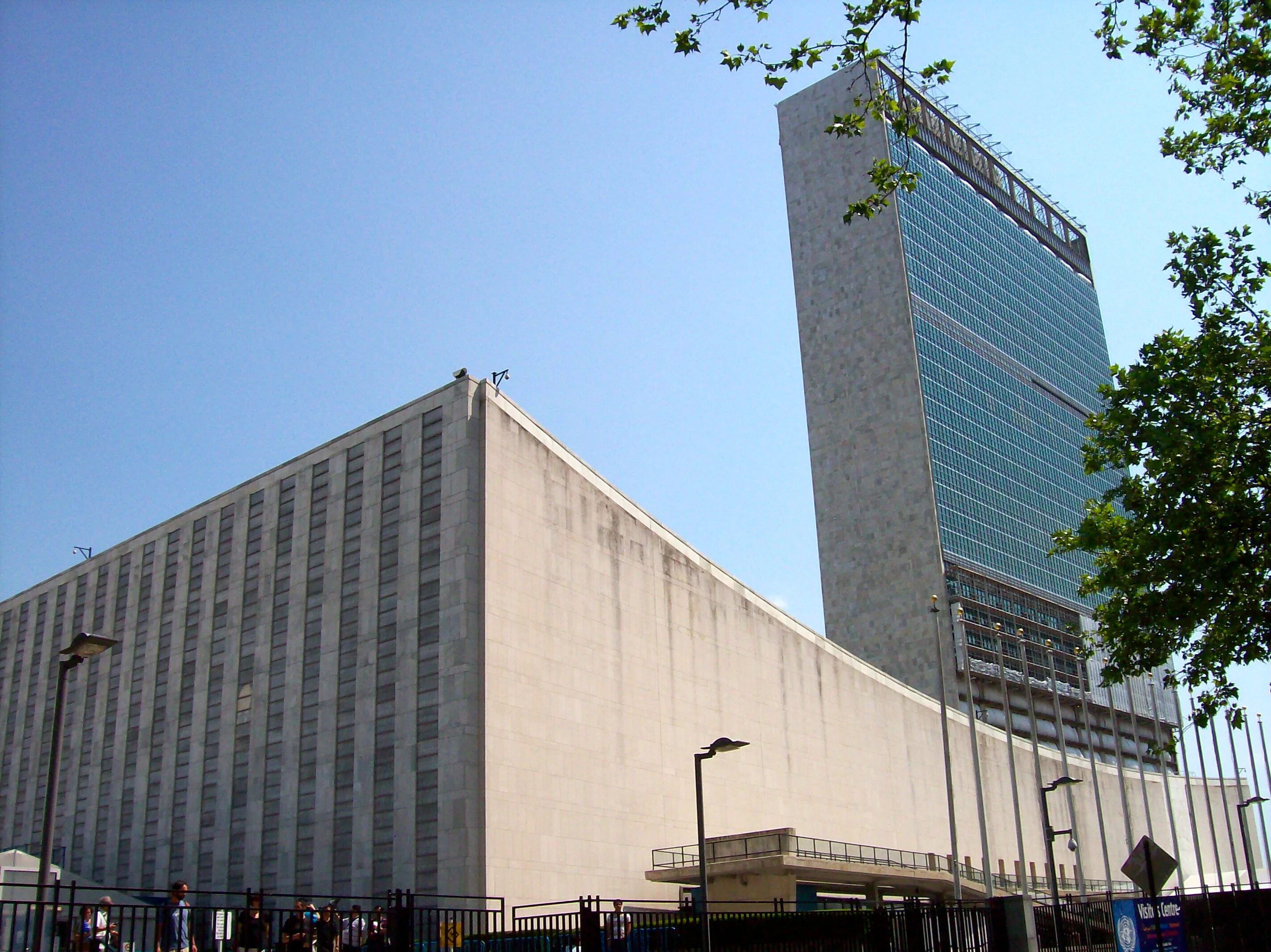 Город штаб оон. Штаб-квартира ООН В Нью-Йорке. Здание ООН В Нью-Йорке. United Nations Secretariat building штаб-квартира ООН. Здание ООН В Нью-Йорке 1952.