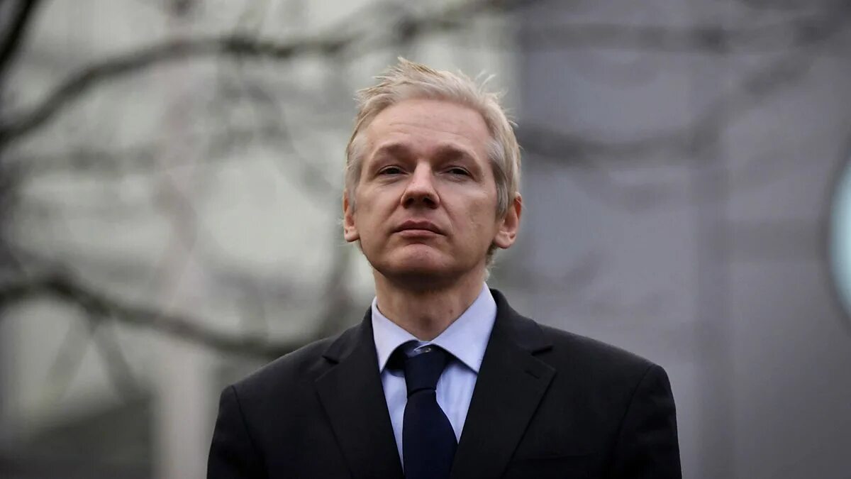 Wikileaks скандал. Джулиан ассанж. Wikileaks. Julian assange john trump. Wikileaks джулиана.