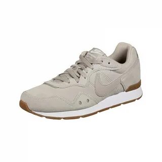 Nike venture runner