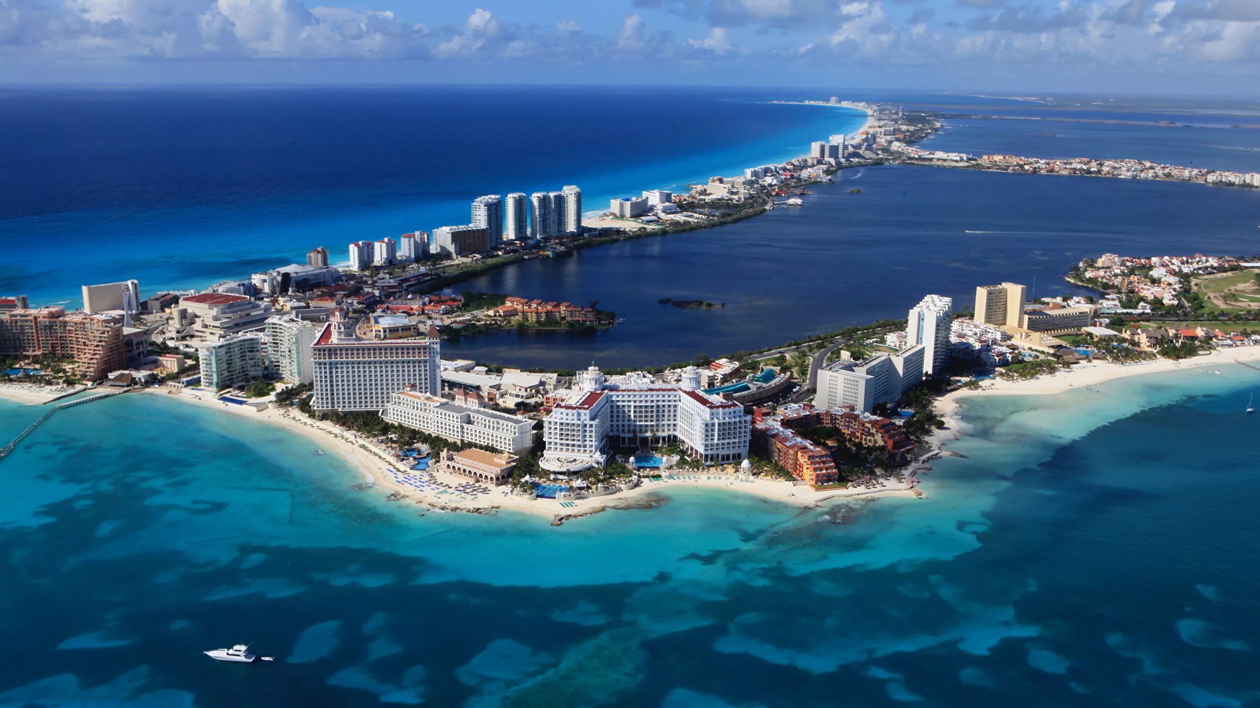 Курорт канкун. Мексика пляж мексика канкун. Мексика cancun. Канкун мексика центр города. Мексика панорама канкун.