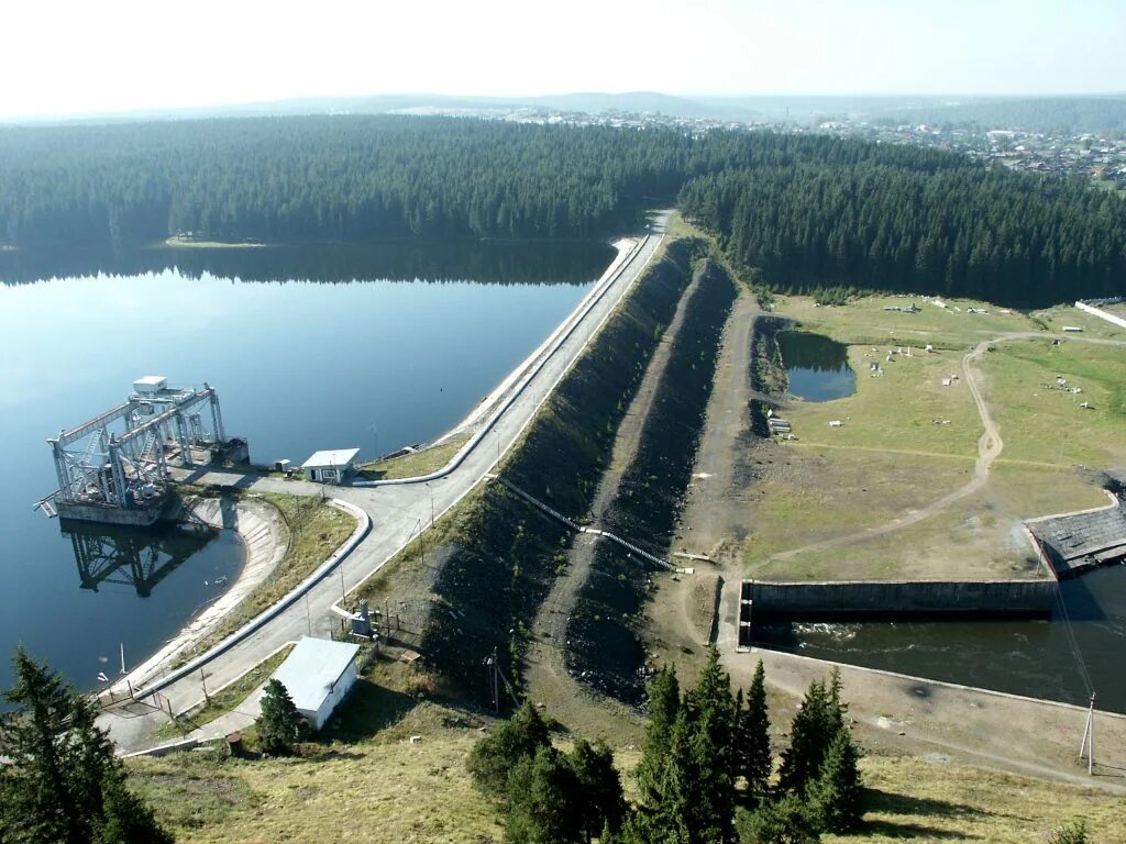 Нязепетровское водохранилище. Нязепетровск водохранилище. Нязепетровское водохранилище Челябинская область. Плотина Волчихинского водохранилища. Уфа водохранилища