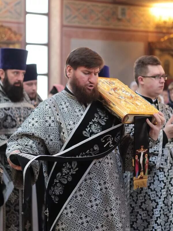 служба в храме реутово