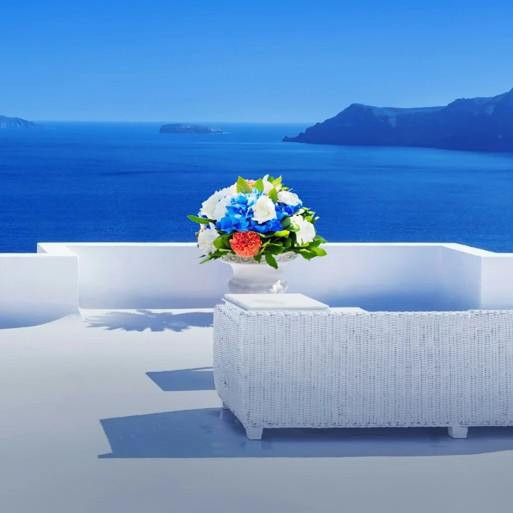 Релакс цвет. Санторини балкон. Санторини цветы Греция. Цветы на фоне моря.