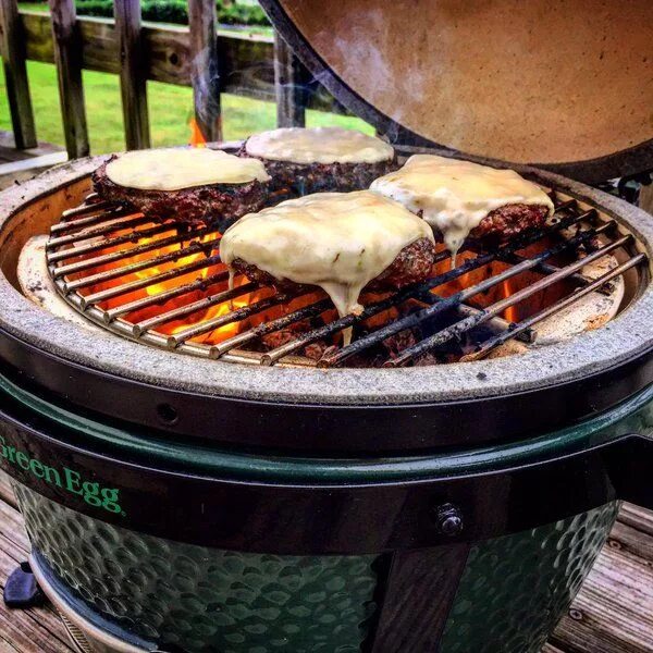 Гриль яйцо купить. Big Green Egg Minimax Egg. Big Green Egg Mini Max. Скан 66 печь яйцо гриль. Гриль яйцо.