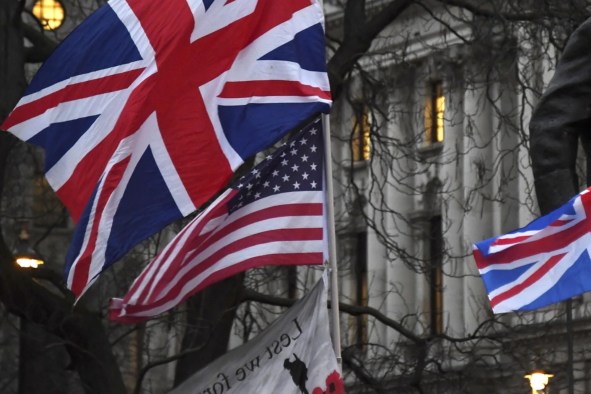 Почему в сша англии. Британия сша. англия британия америка. россия великобритания сша. америка против великобритании.