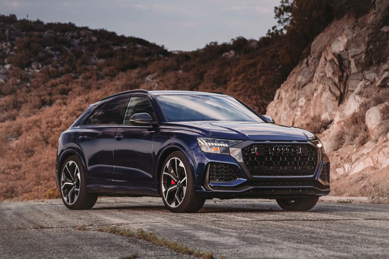 Audi q8 рестайлинг. Audi q8 mtr. Audi q8 black. M q 8. Gps ublox sam-m8q.