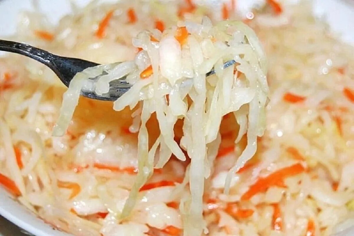 Капуста быстрого приготовления. Квашеная капуста Солюшко. Капуста квашеная,,скороспелка,,. Капуста квашеная четвертинками. Капуста белокочанная квашеная.