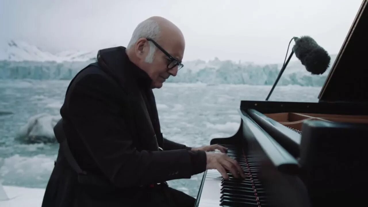 Simple music ensemble людовико эйнауди. Энрико эйнауди. Людовико эйнауди. Ludovico einaudi концерт. Эйнауди саундтрек 1 1.