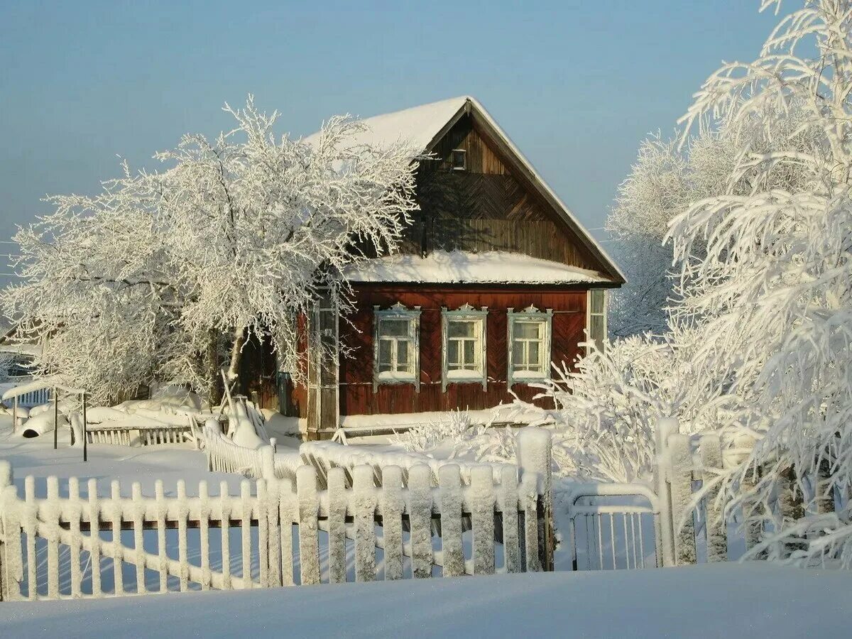 Зима в деревне. Зимняя деревня. Деревня зимой. Дом в деревне зимой. Снегом укрыты дома