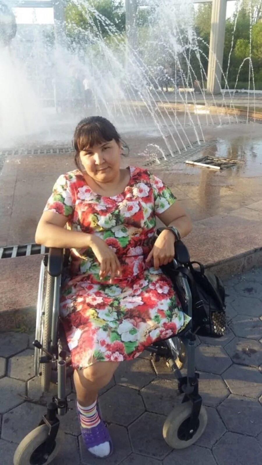 Женщина инвалид 1 группы. Женщина инвалид. Женщины инвалиды без ног. Красивые девушки инвалиды.