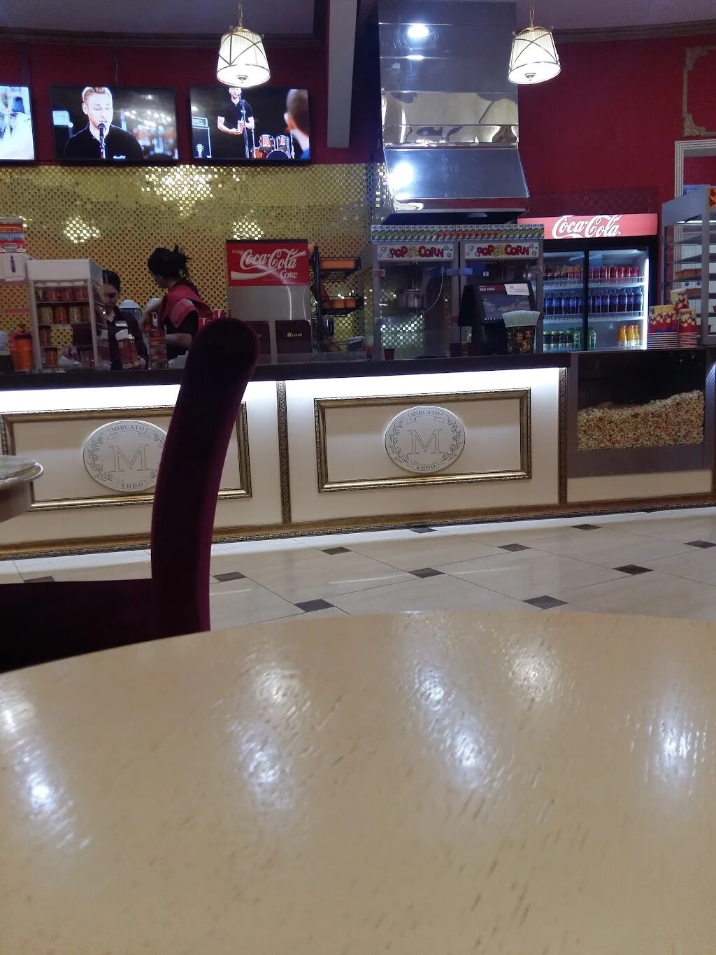 Миркато хасавюрт. Магазин аризона махачкала. Вип зал меркато махачкала. Кинотеатр меркато на гамидова махачкала. Cinema hall махачкала вип зал.