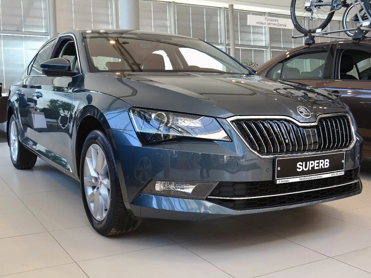 Шкода суперб 3 купить. Skoda Superb серый. Шкода Суперб серая. Суперб серый кварц. Суперб 3 серый.