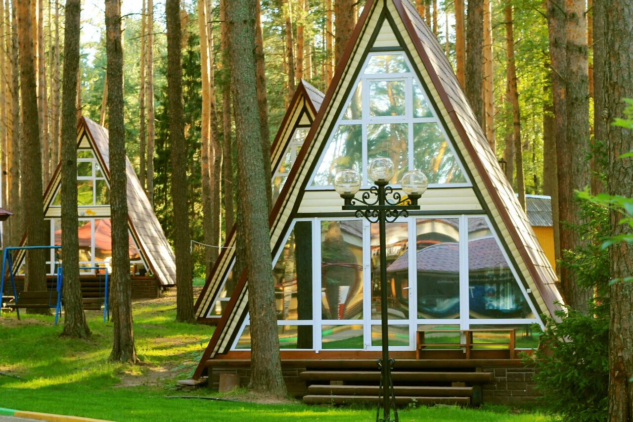Дом a-frame (дом шалаш). Модульный дом а фрейм. Фахверк шалаш. Барнхаус шалаш проект. Дом шалаш а фрейм проект.