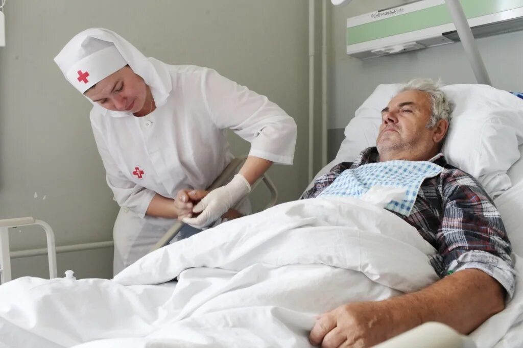 2 паллиативная помощь. Паллиативная помощь. сестры милосердия в больнице. тяжелобольной пациент.