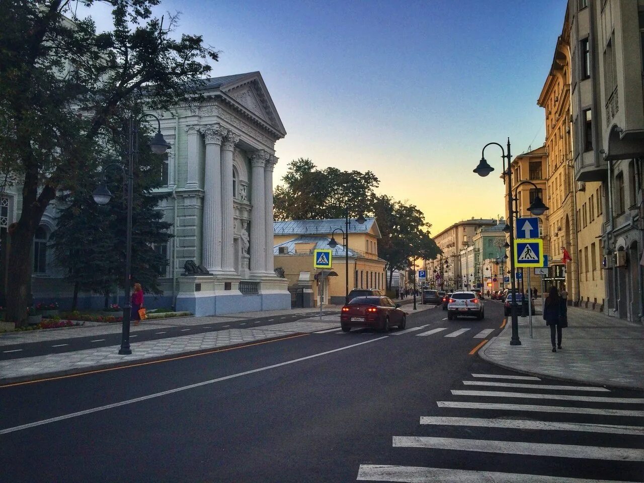 Улица. Городская улица Москва. Летняя Москва улочки. Улица летом. Улица летом Россия.