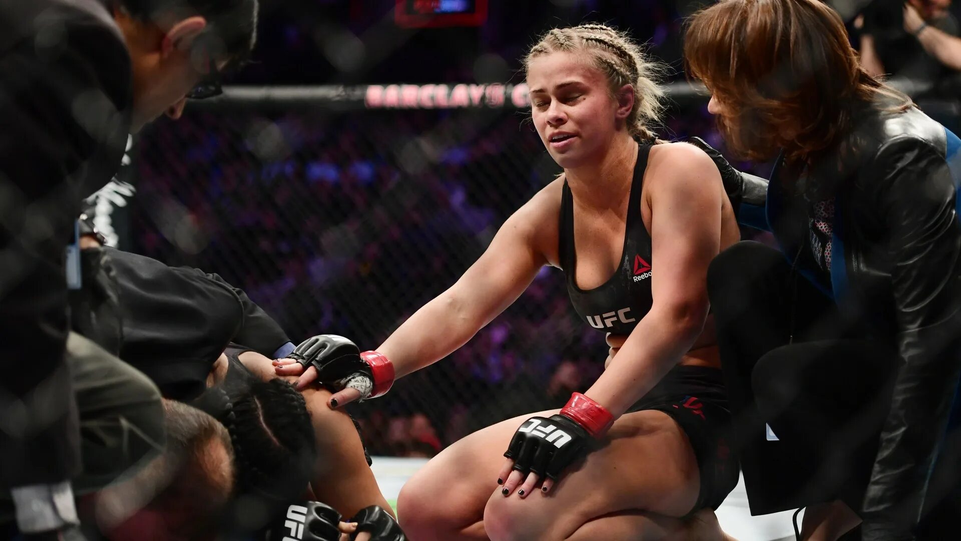Написала девушка бойцу. Пейдж ванзант. mma пейдж ванзант. звезда ufc пейдж ванзант. девушка-боец mma пейдж ванзант.