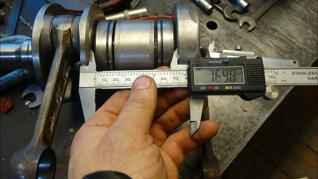 Перепрессовка коленвала иж планета. Формула балансировки коленвала 2т. Перепрессовка коленвала. Центровка коленвала иж планета 5. Станок для центровки коленвала мотоцикла.