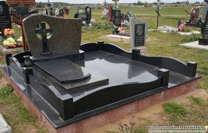Памятник гранит в ростове. Памятник гранит в ростове. Памятники из гранита лезники. Камень лезник для памятника. Памятник гранит в ростове.