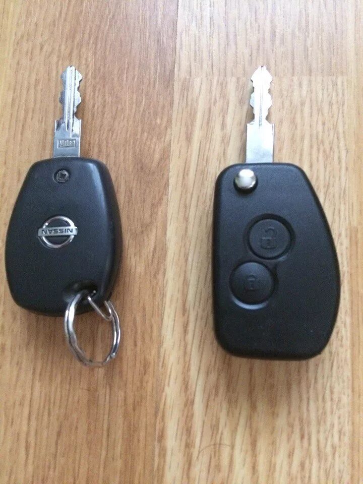 Ключ Nissan Almera g15. Выкидной ключ Ниссан Альмера g15. Ключ Ниссан Альмера н16. Ключ Ниссан Альмера g15 с чипом.