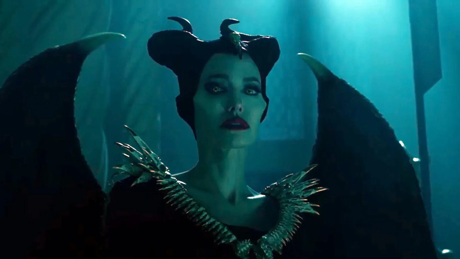 анджелина джоли малефисента владычица тьмы. малефисента владычица качестве. малефисента: владычица тьмы (2019). владычица тьмы. малефисента владычица качестве.