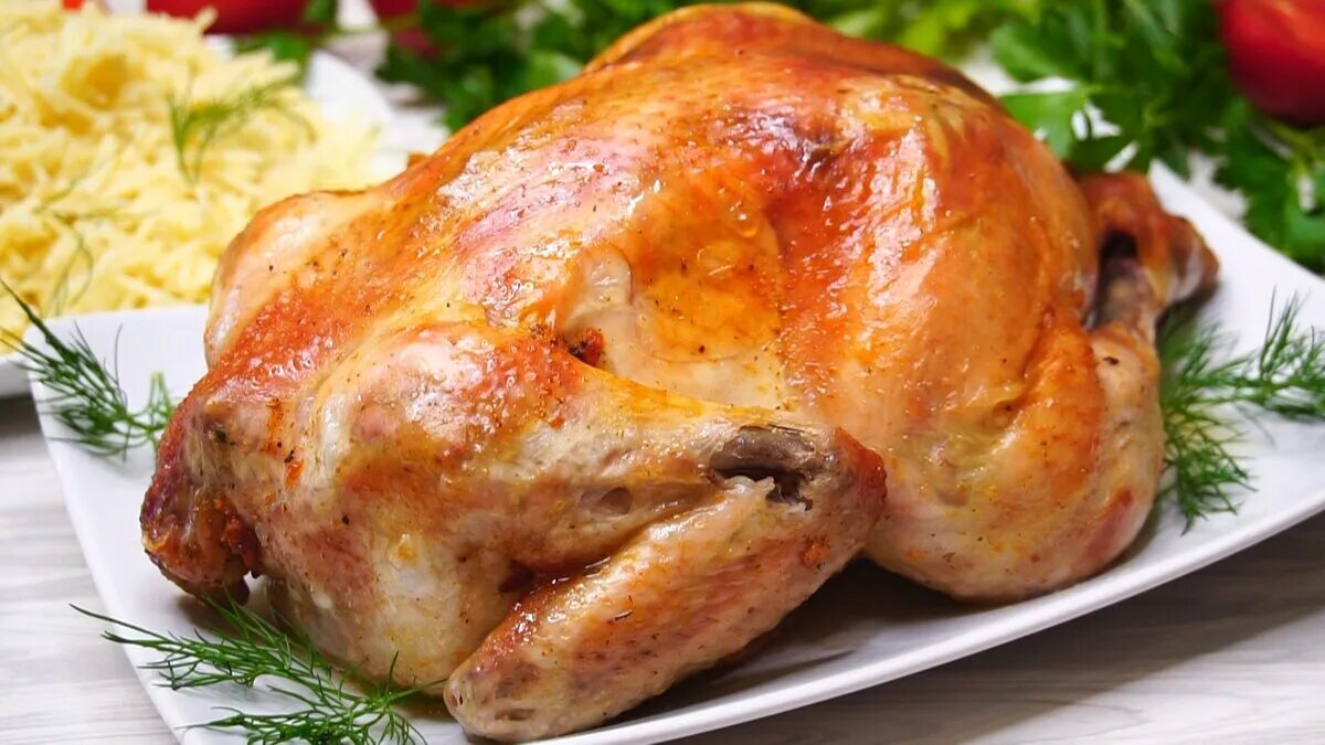 Курица в духовке. Курица в духовке с корочкой. Запечь курицу в рукаве. Курица запеченная в духовке целиком.