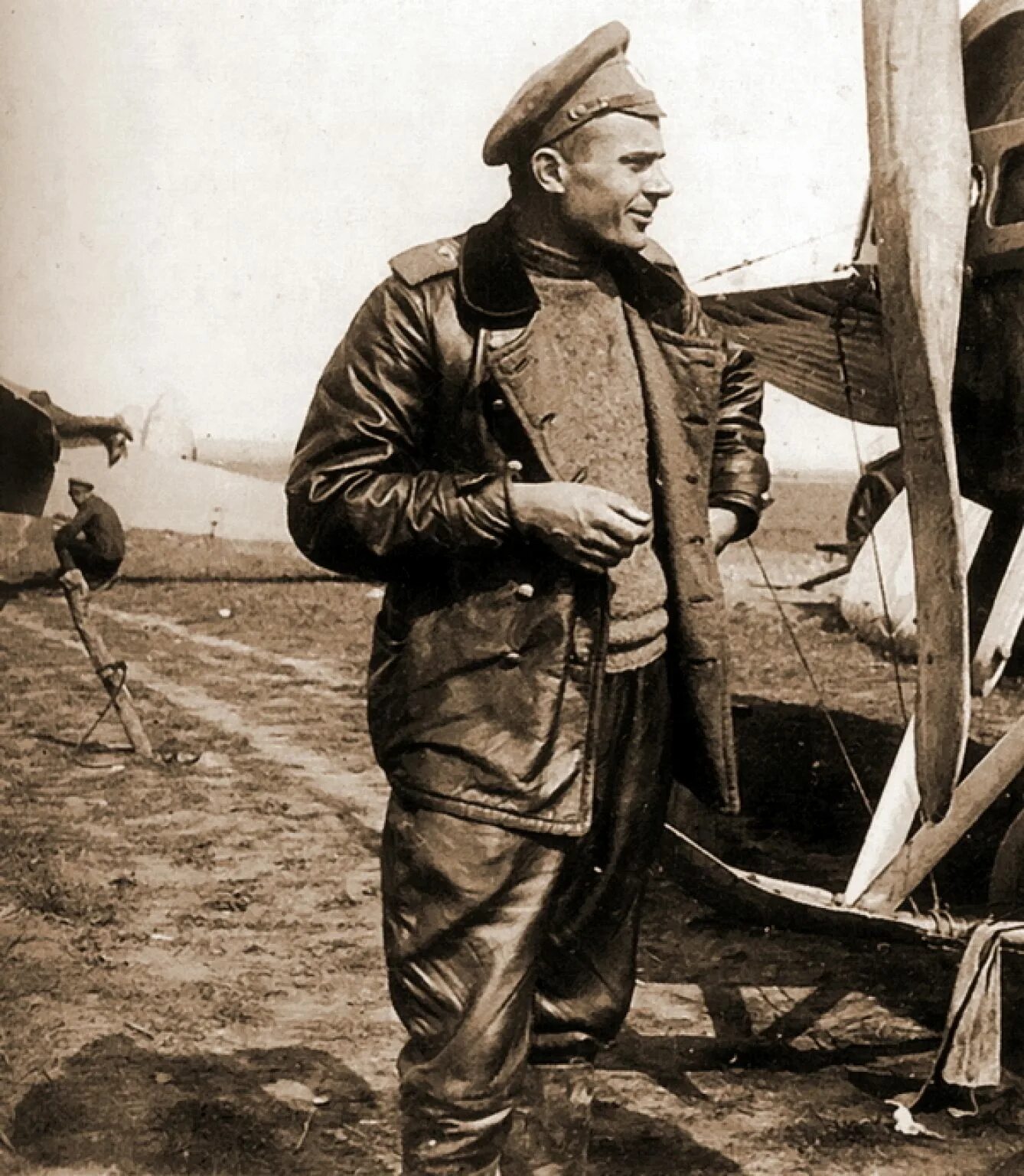 Летчиков 1 е. Русские летчики первой мировой войны.