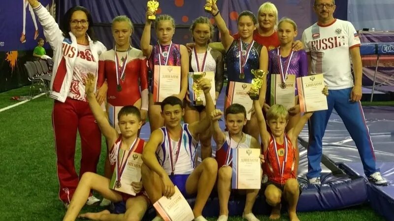 Спортивная школа ставрополь. Спортивная школа Василия скакуна Ставрополь. Сборная России по спортивной акробатике.