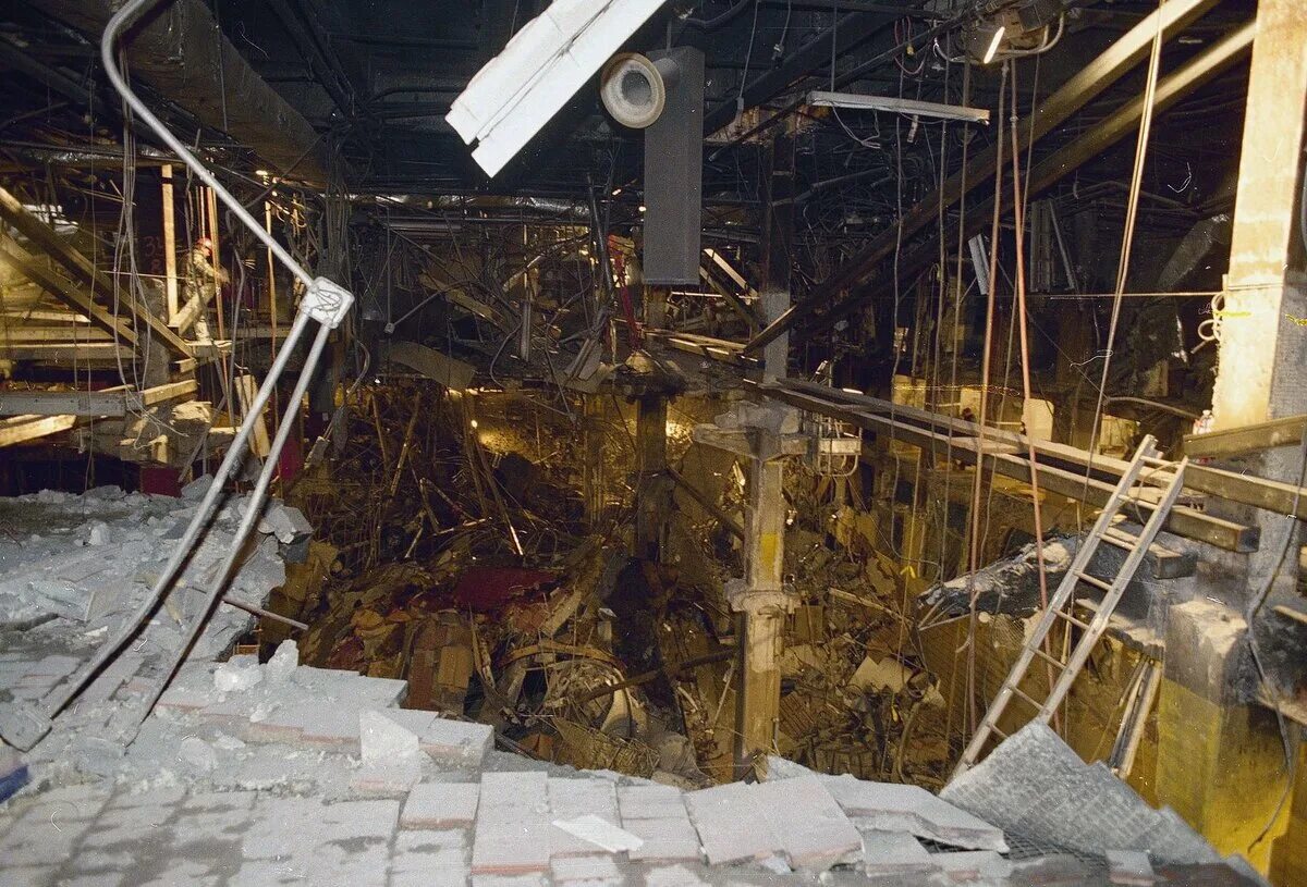 12 февраля 1993 г 4468. 26 февраля 1993 всемирный торговый центр.