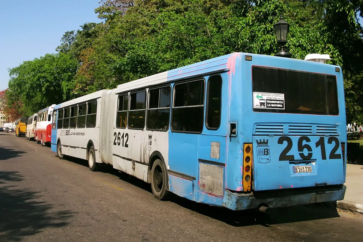 Кубинский автобус. Лиаз 6212 куба. лиаз 6212 в кубе. лиаз 677 на кубе. куба автобусы лиаз.